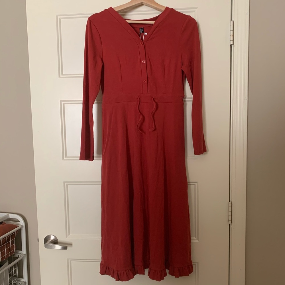 Long sleeve red midi dress